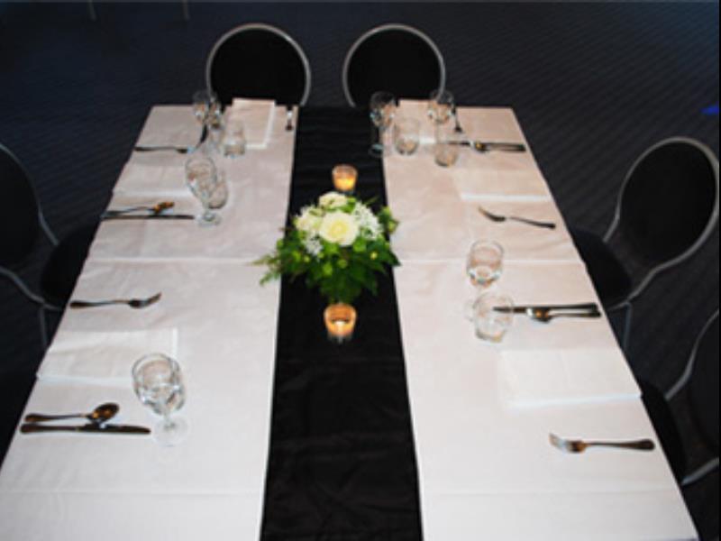Equestrian Hotel Christchurch Bagian luar foto