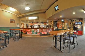 Equestrian Hotel Christchurch Bagian luar foto