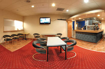 Equestrian Hotel Christchurch Bagian luar foto